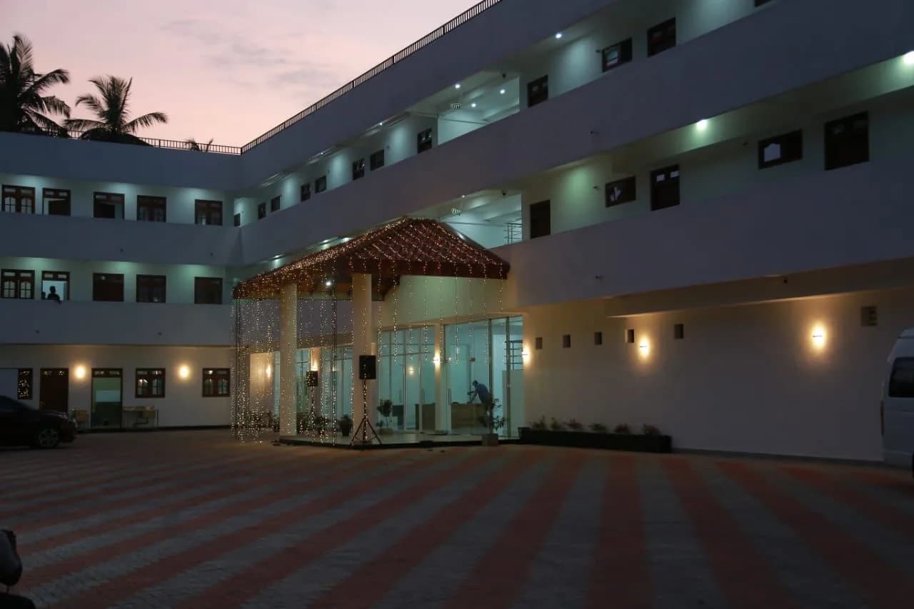 Luxury 19-Bed River Edge Hotel, Bentota - Photo 3