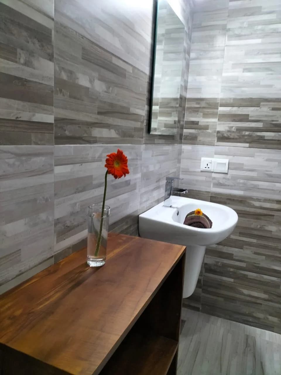 Luxury 19-Bed River Edge Hotel, Bentota - Photo 41