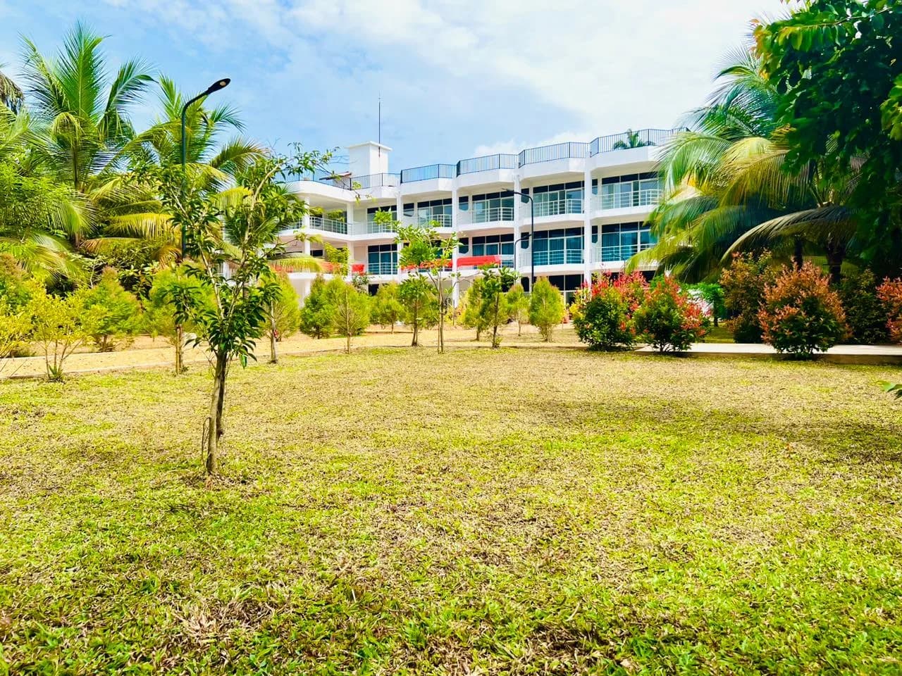 Luxury 19-Bed River Edge Hotel, Bentota - Photo 46