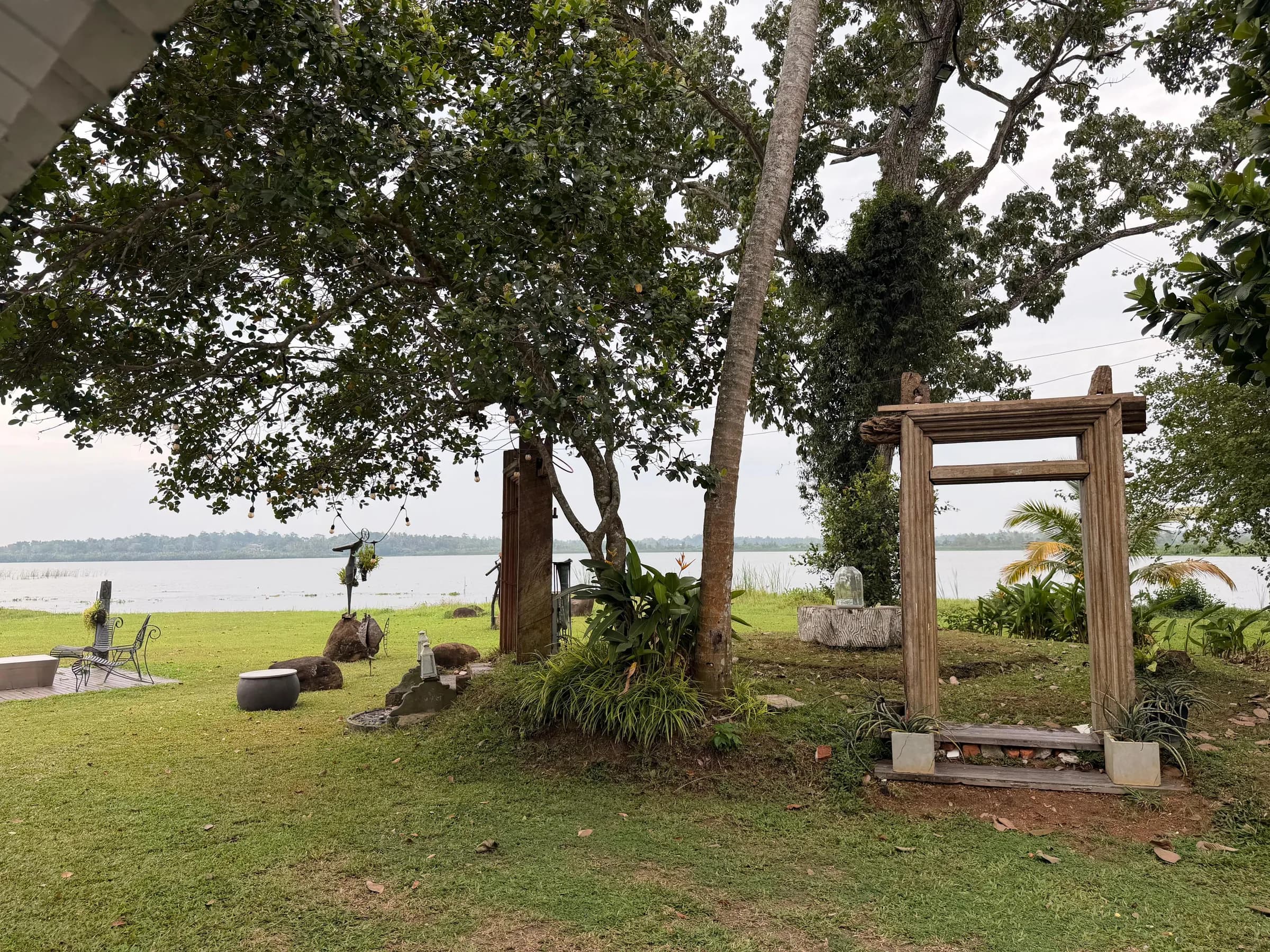 Bolgoda Lake Front Land with Bungalow - Photo 16