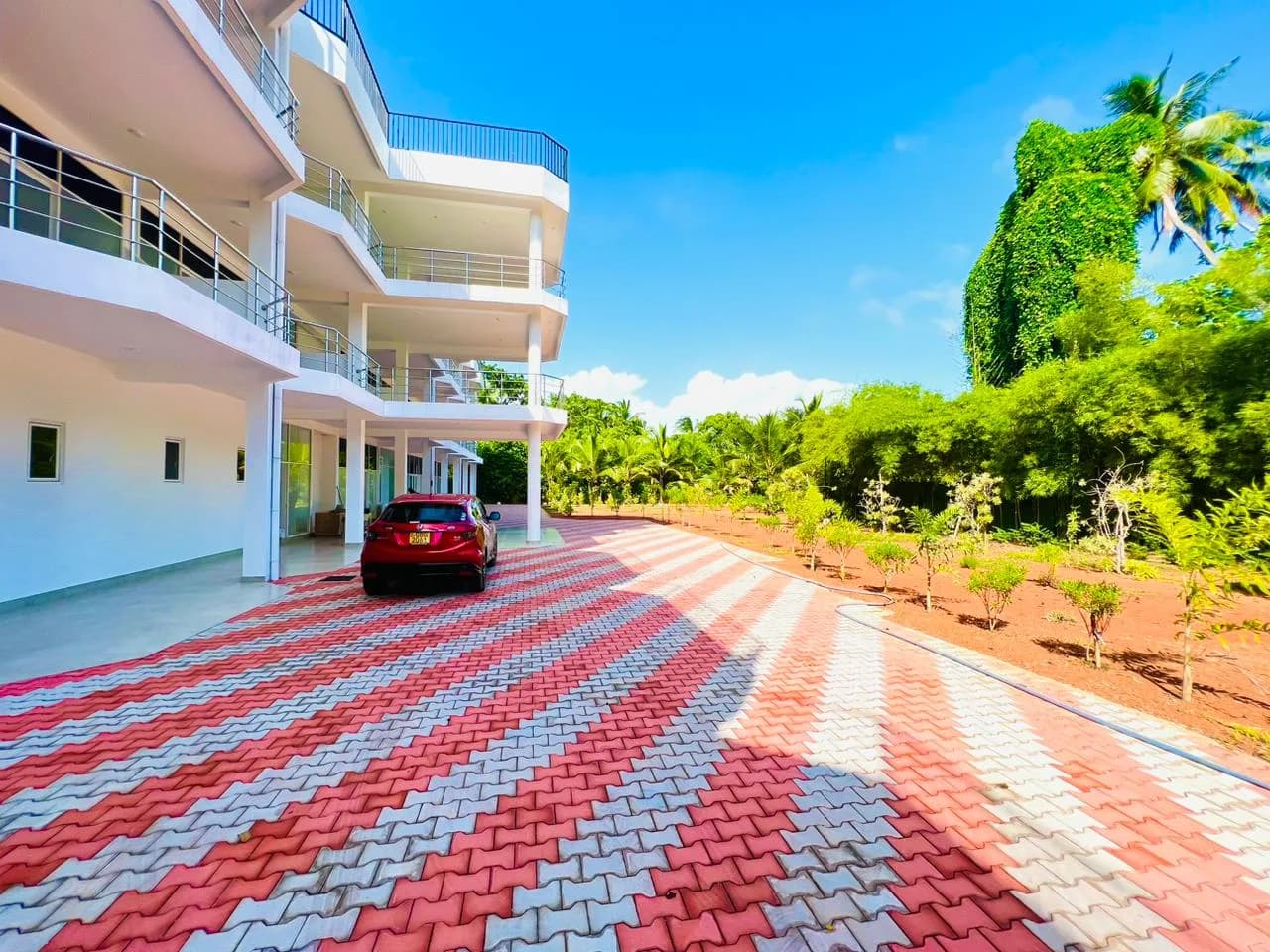 Luxury 19-Bed River Edge Hotel, Bentota - Photo 59